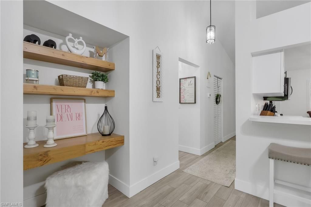 241 Robin Hood Cir, Unit 202, Naples, FL 34104 Photo