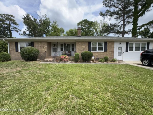1716 Crescent Drive , Elizabeth City, NC 27909