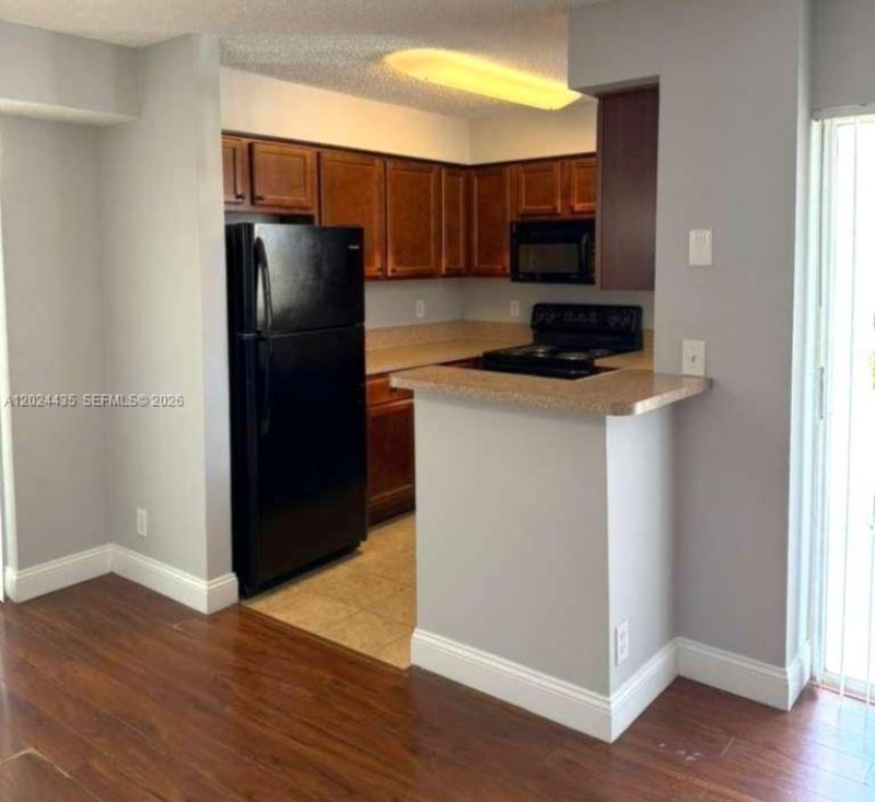 7610 Westwood Dr, Unit 122, Tamarac, FL 33321 Photo