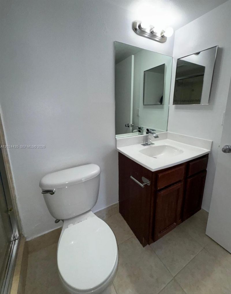 7610 Westwood Dr, Unit 122, Tamarac, FL 33321 Photo