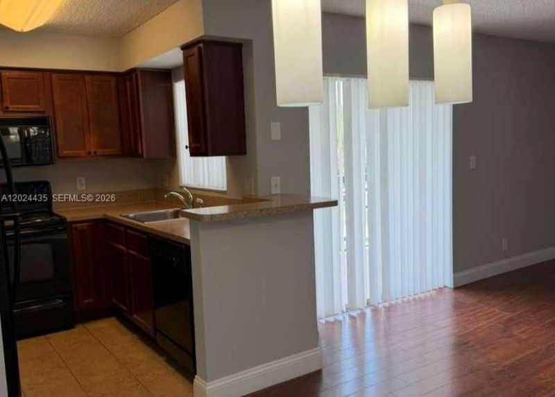 7610 Westwood Dr, Unit 122, Tamarac, FL 33321 Photo