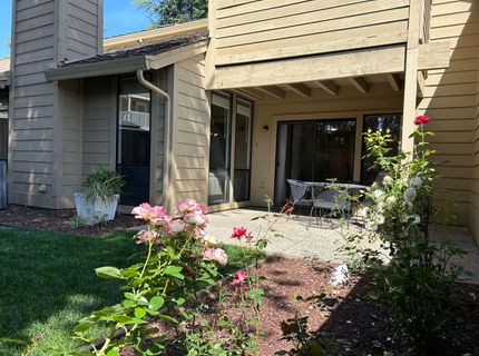 1067 Rio Cidade Way, Sacramento, CA 95831 Photo