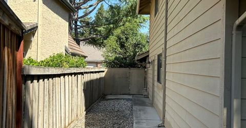 1067 Rio Cidade Way, Sacramento, CA 95831 Photo