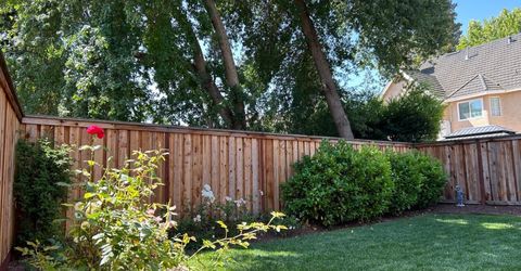 1067 Rio Cidade Way, Sacramento, CA 95831 Photo