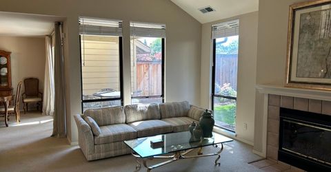 1067 Rio Cidade Way, Sacramento, CA 95831 Photo
