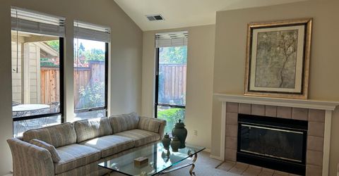 1067 Rio Cidade Way, Sacramento, CA 95831 Photo