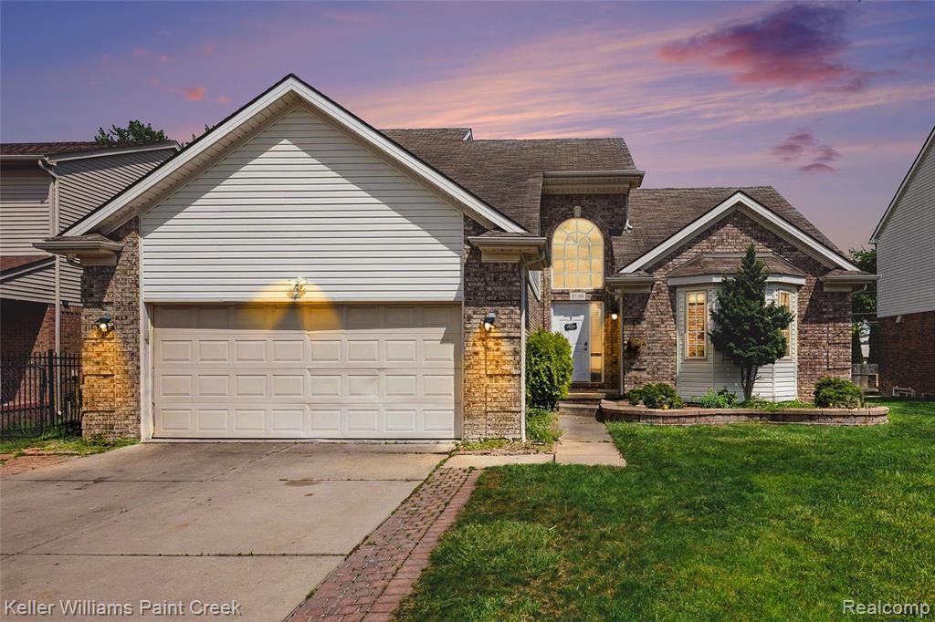33180 Glengary Court, Sterling Heights, MI 48310 Main Photo
