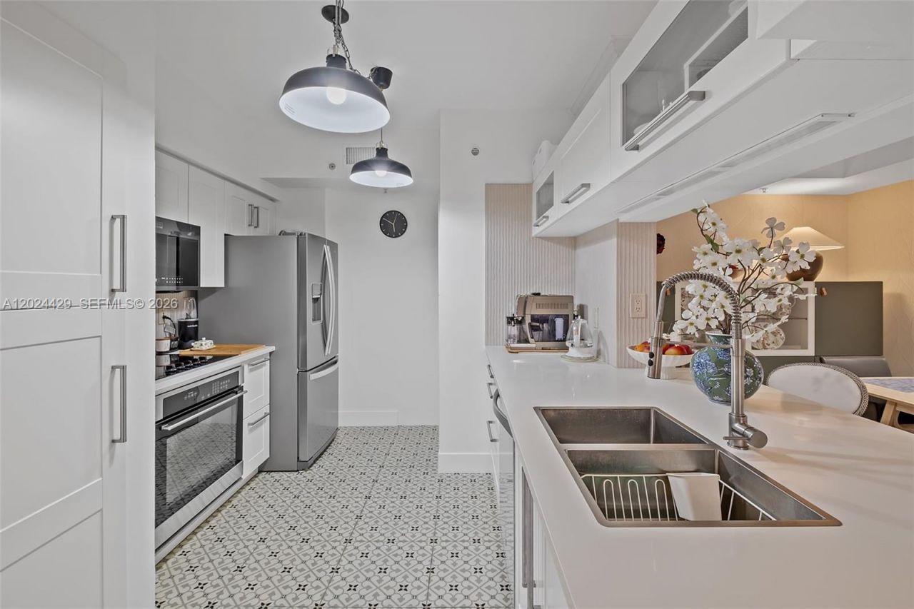 17145 N Bay Rd , Unit 4204, Sunny Isles Beach, FL 33160 Photo