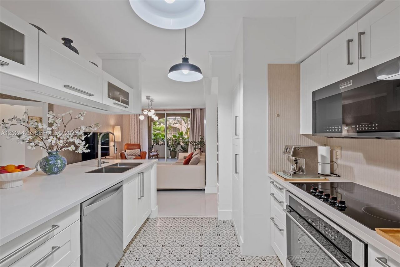 17145 N Bay Rd , Unit 4204, Sunny Isles Beach, FL 33160 Photo