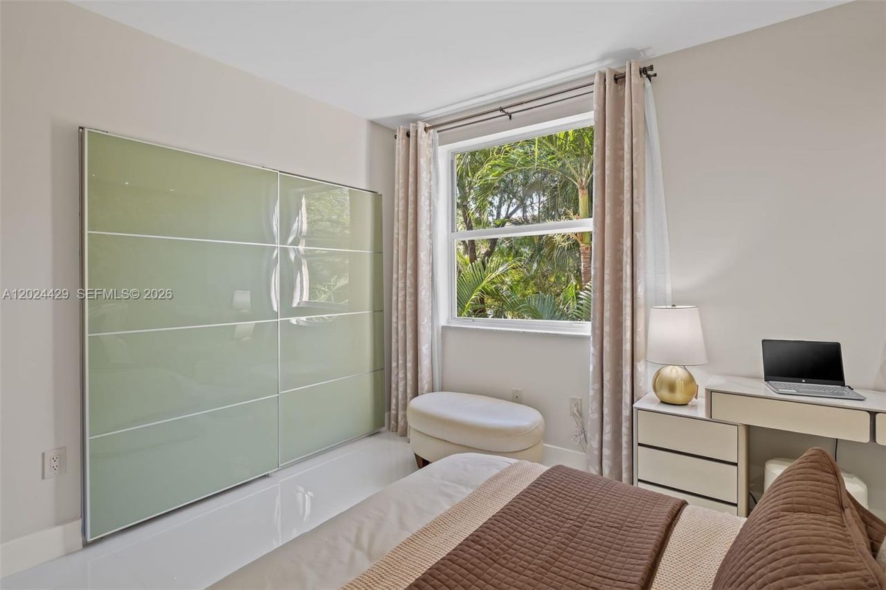 17145 N Bay Rd , Unit 4204, Sunny Isles Beach, FL 33160 Photo