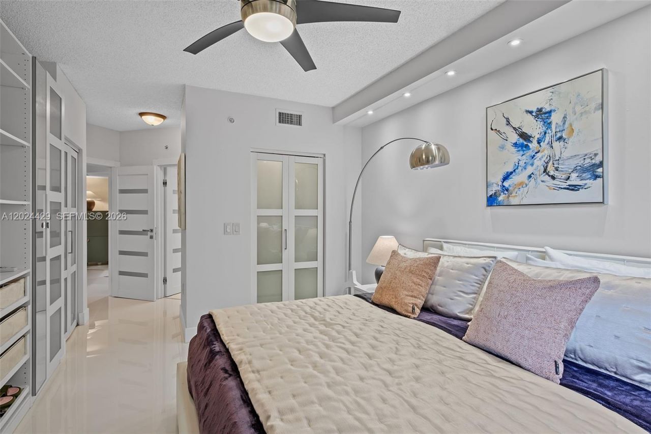 17145 N Bay Rd , Unit 4204, Sunny Isles Beach, FL 33160 Photo