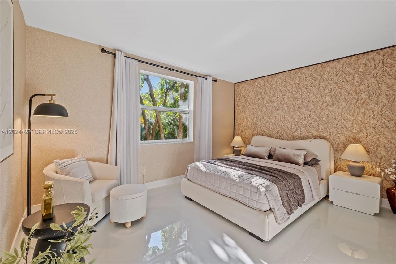 17145 N Bay Rd , Unit 4204, Sunny Isles Beach, FL 33160 Photo
