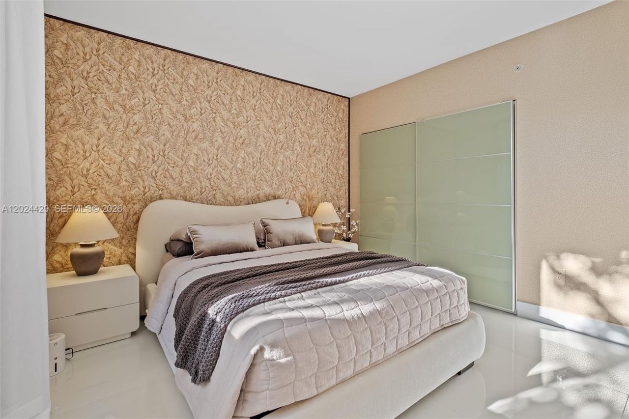 17145 N Bay Rd , Unit 4204, Sunny Isles Beach, FL 33160 Photo