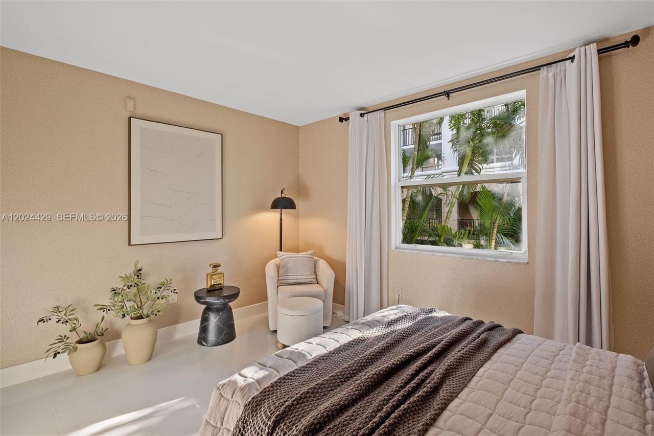 17145 N Bay Rd , Unit 4204, Sunny Isles Beach, FL 33160 Photo