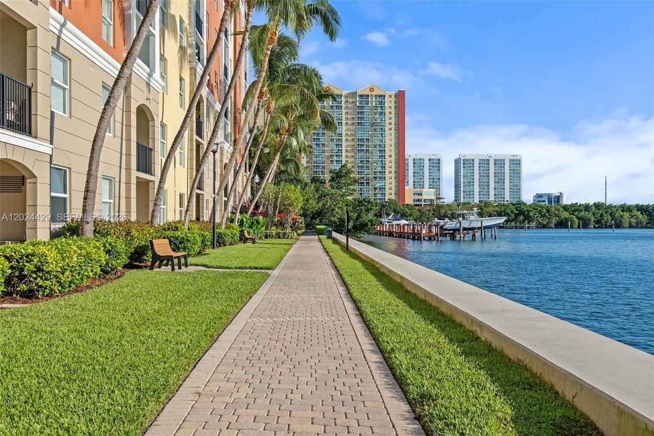 17145 N Bay Rd , Unit 4204, Sunny Isles Beach, FL 33160 Photo