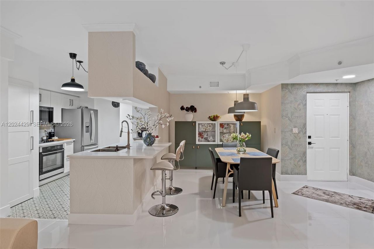 17145 N Bay Rd , Unit 4204, Sunny Isles Beach, FL 33160 Photo