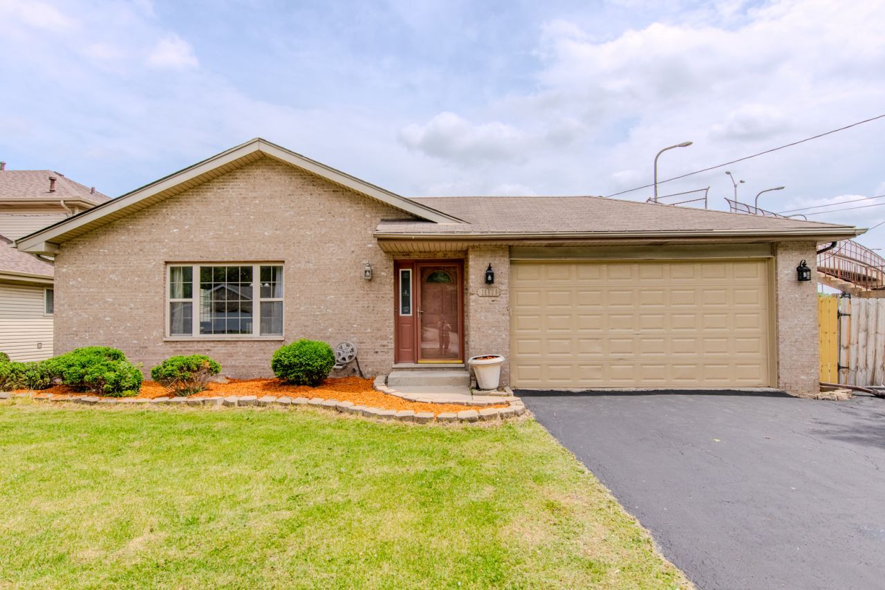 15609 Clifton Park Avenue , Markham, IL 60428