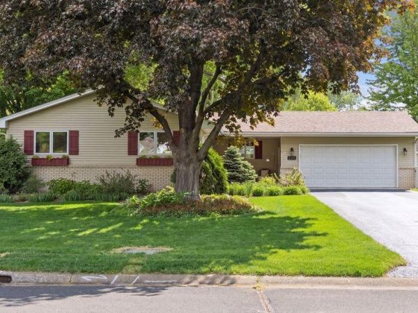 2124 Pleasant View Drive, New Brighton, MN 55112