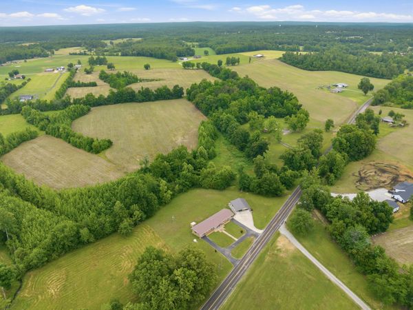 944 Brooksie Thompson Rd , Decaturville, TN 38329
