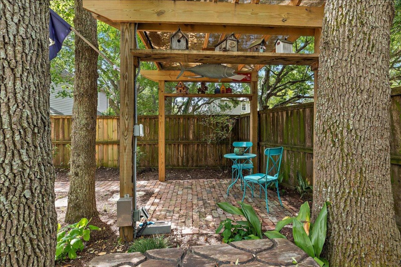 1382 Cassidy Court Photo 23
