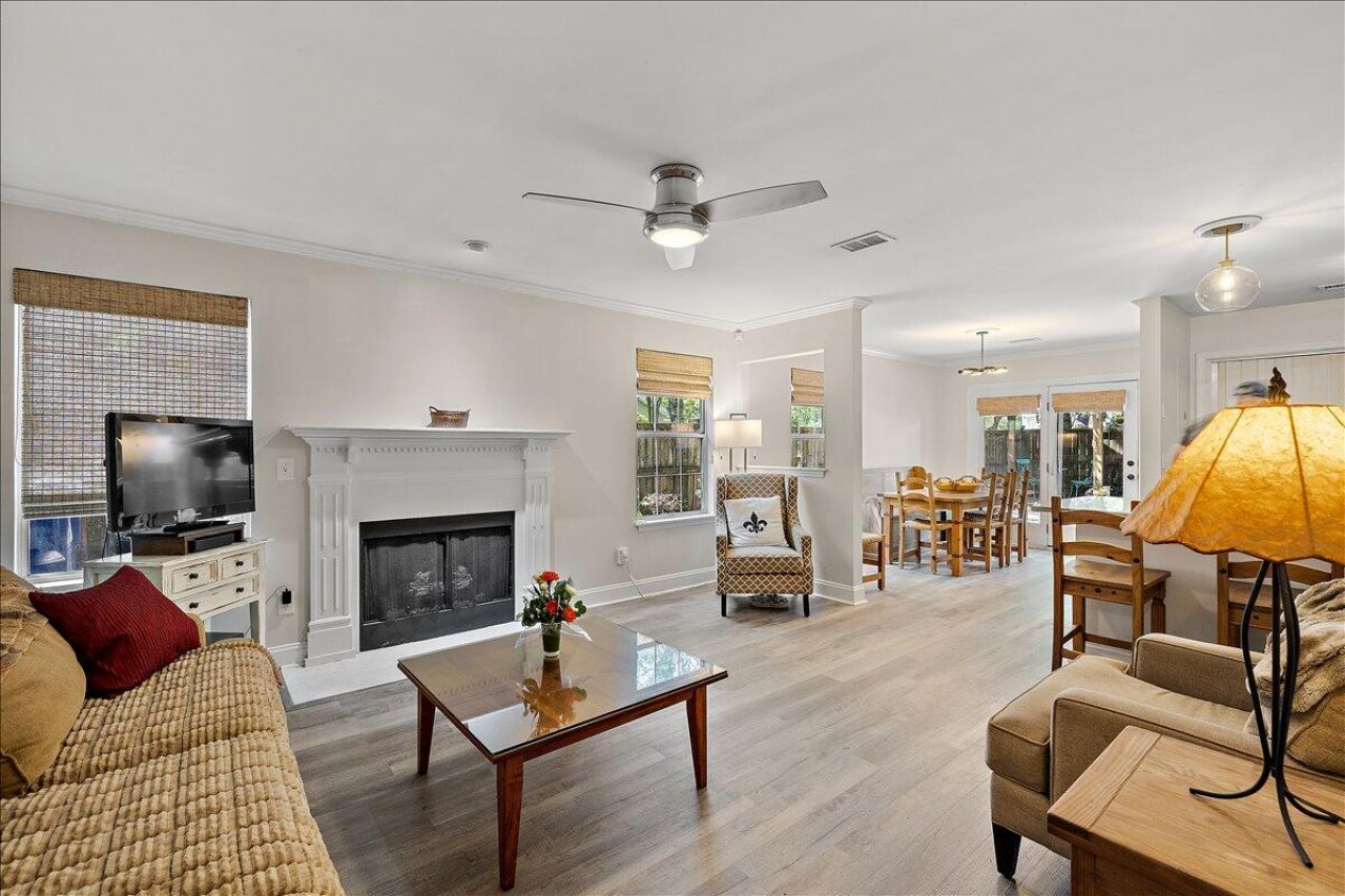 1382 Cassidy Court Photo 4