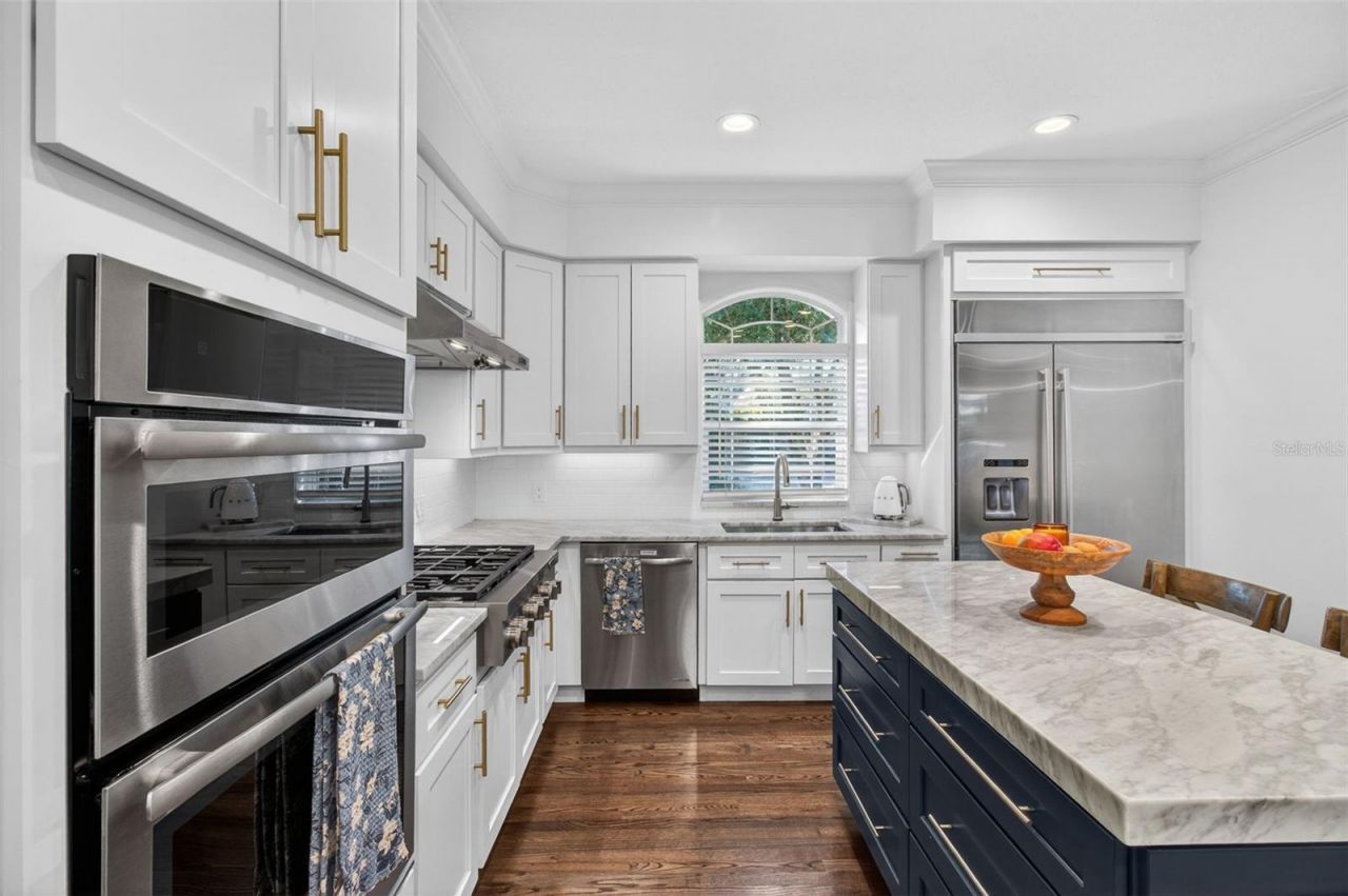 1298 Seville Lane Ne, Saint Petersburg, FL 33704 Photo