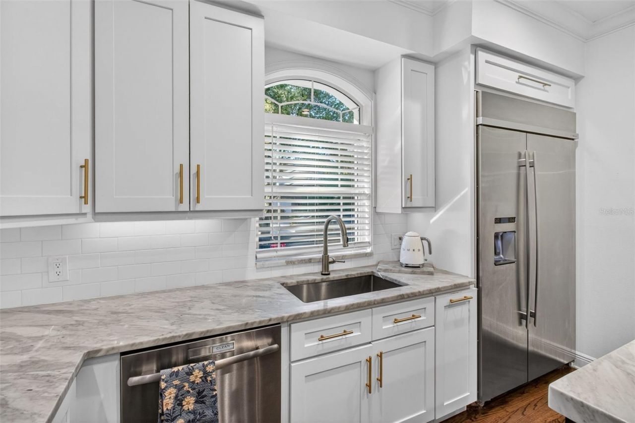 1298 Seville Lane Ne, Saint Petersburg, FL 33704 Photo