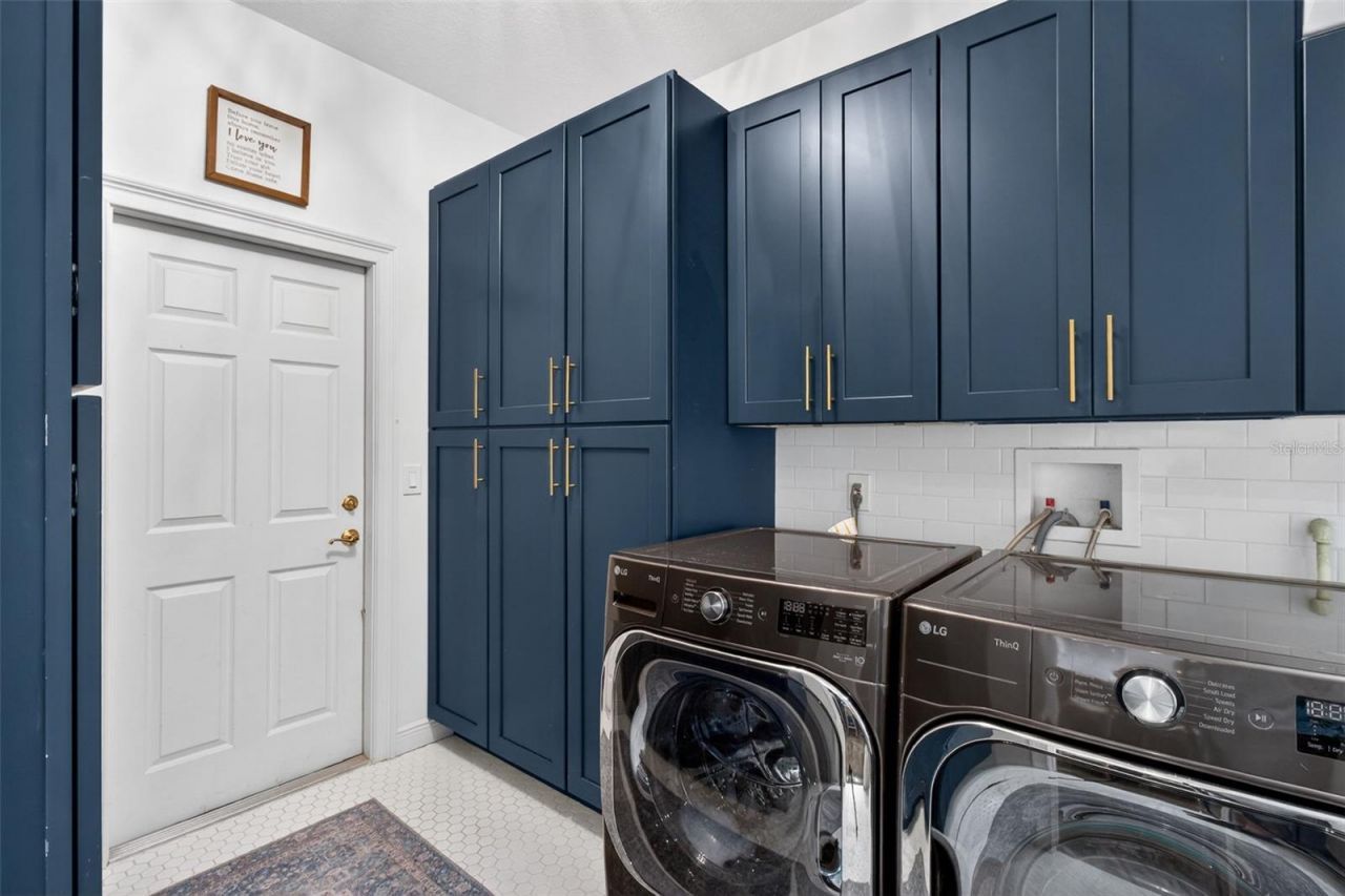 1298 Seville Lane Ne, Saint Petersburg, FL 33704 Photo