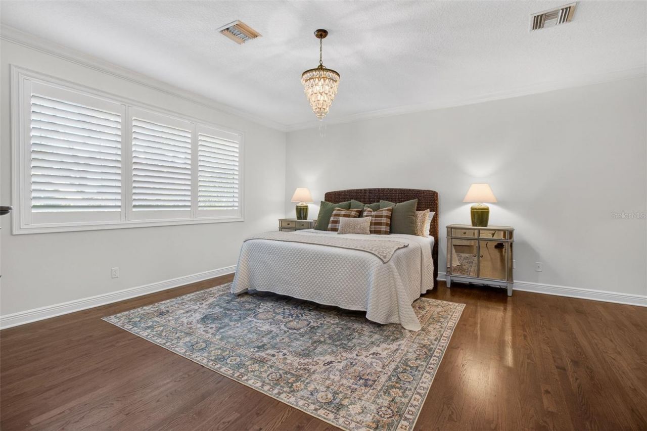 1298 Seville Lane Ne, Saint Petersburg, FL 33704 Photo