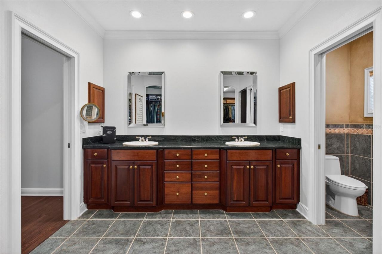 1298 Seville Lane Ne, Saint Petersburg, FL 33704 Photo