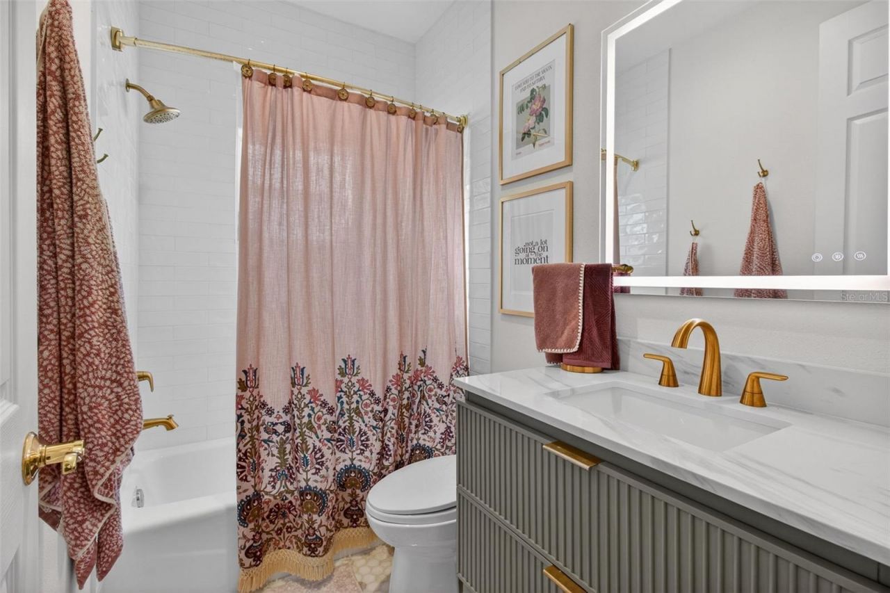 1298 Seville Lane Ne, Saint Petersburg, FL 33704 Photo