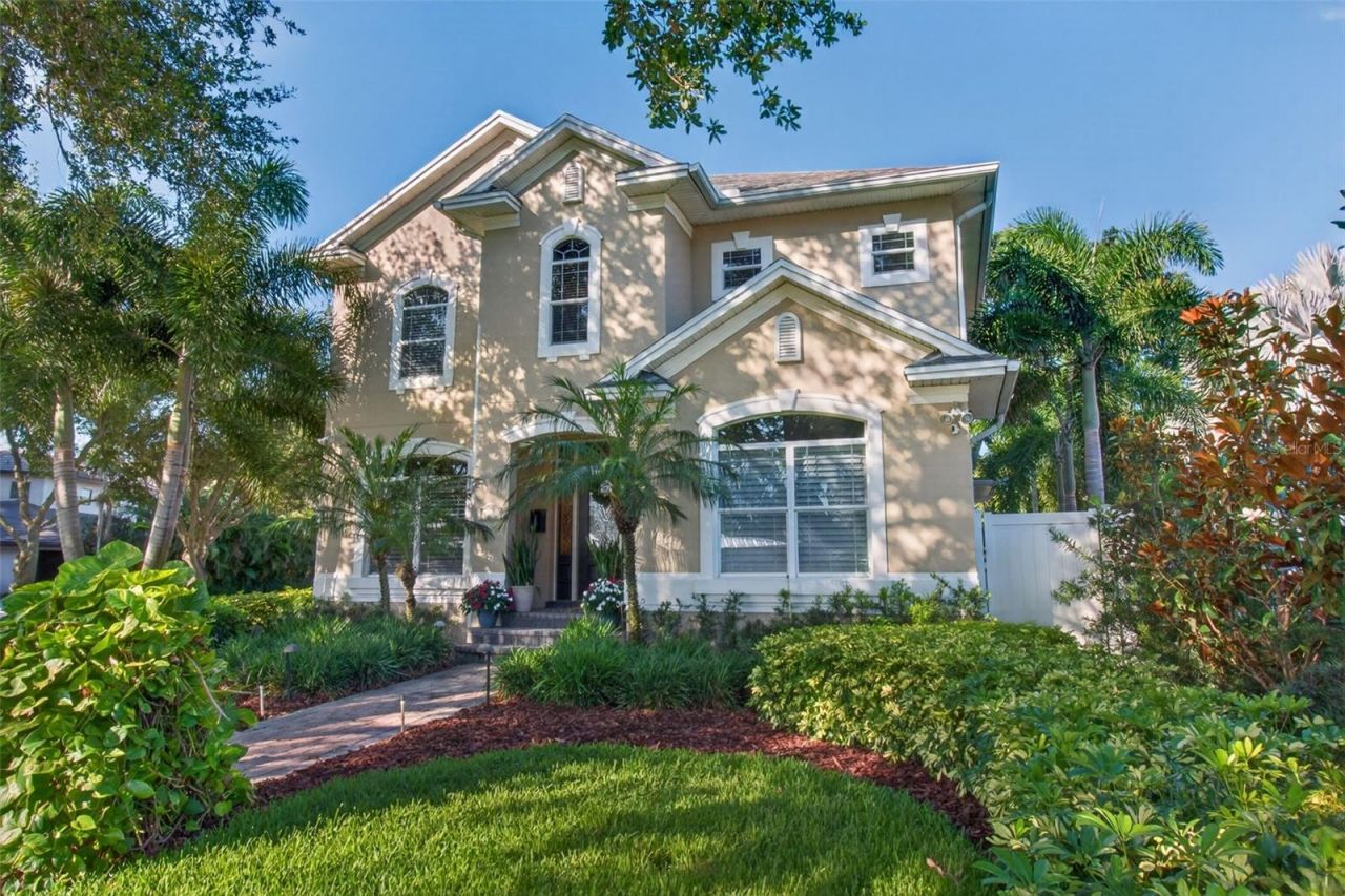 1298 Seville Lane Ne, Saint Petersburg, FL 33704 Photo