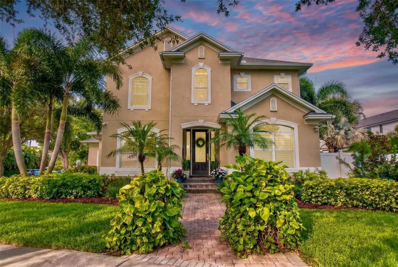1298 Seville Lane Ne, Saint Petersburg, FL 33704 Photo