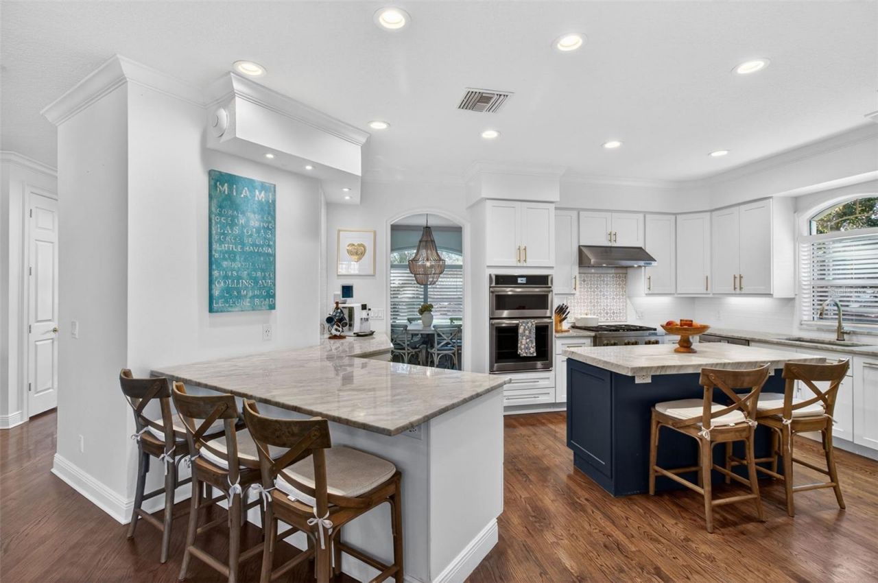 1298 Seville Lane Ne, Saint Petersburg, FL 33704 Photo