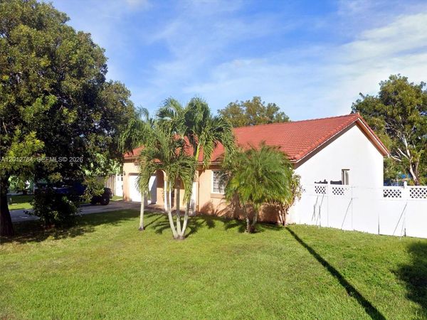 22301 SW 127th Pl , Miami, FL 33170