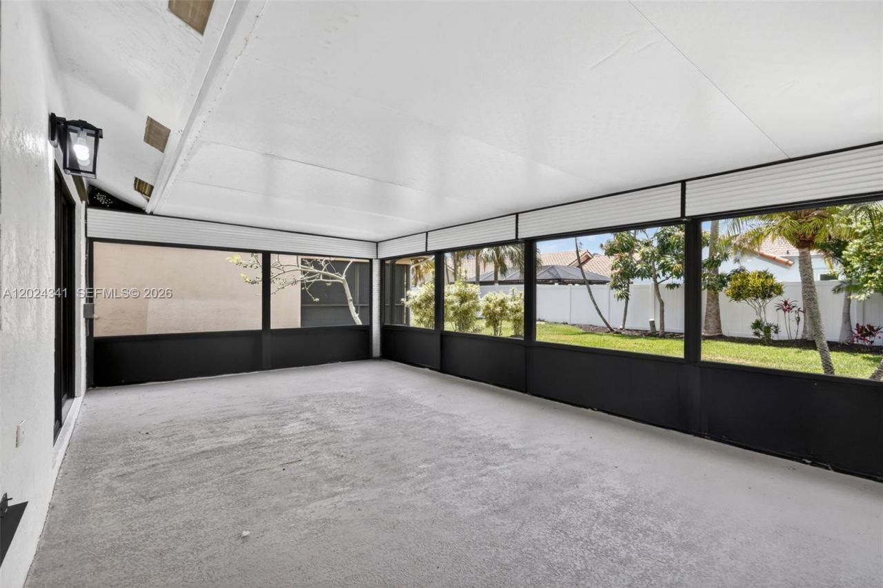 9654 Sun Pointe Drive , Boynton Beach, FL 33437 Photo
