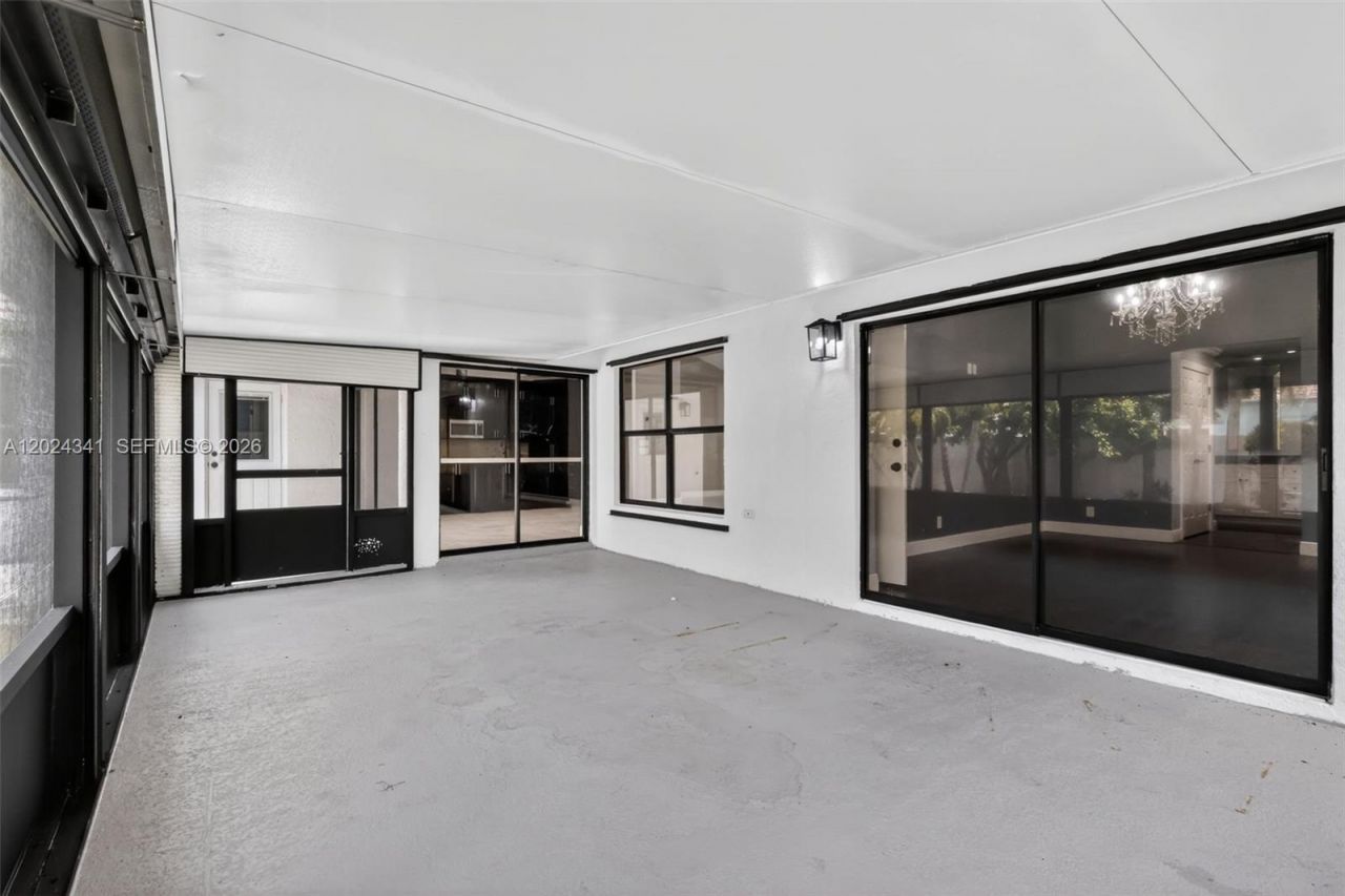9654 Sun Pointe Drive , Boynton Beach, FL 33437 Photo