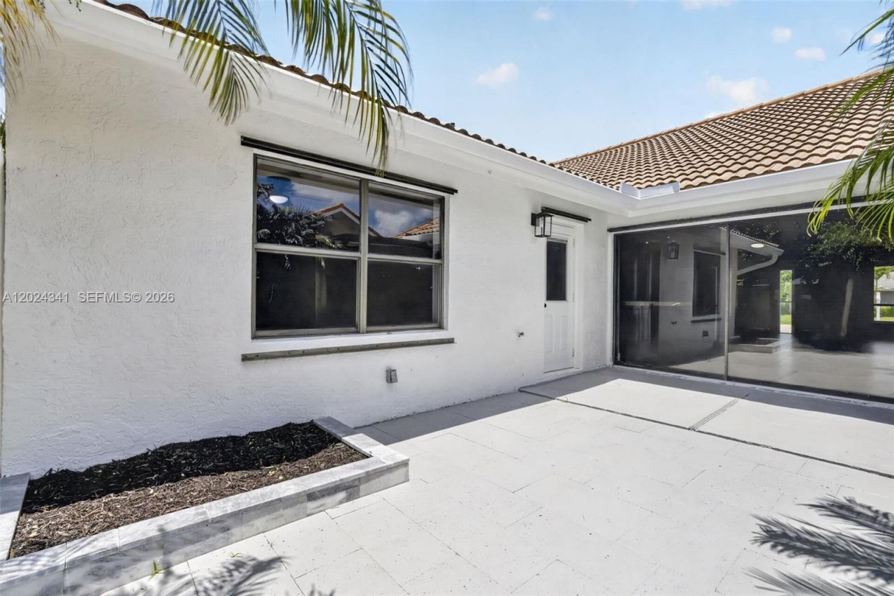 9654 Sun Pointe Drive , Boynton Beach, FL 33437 Photo