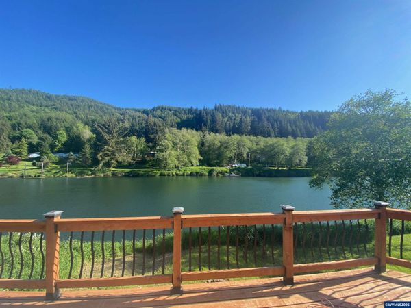 5944 S River Lp, Lincoln City, OR 97367