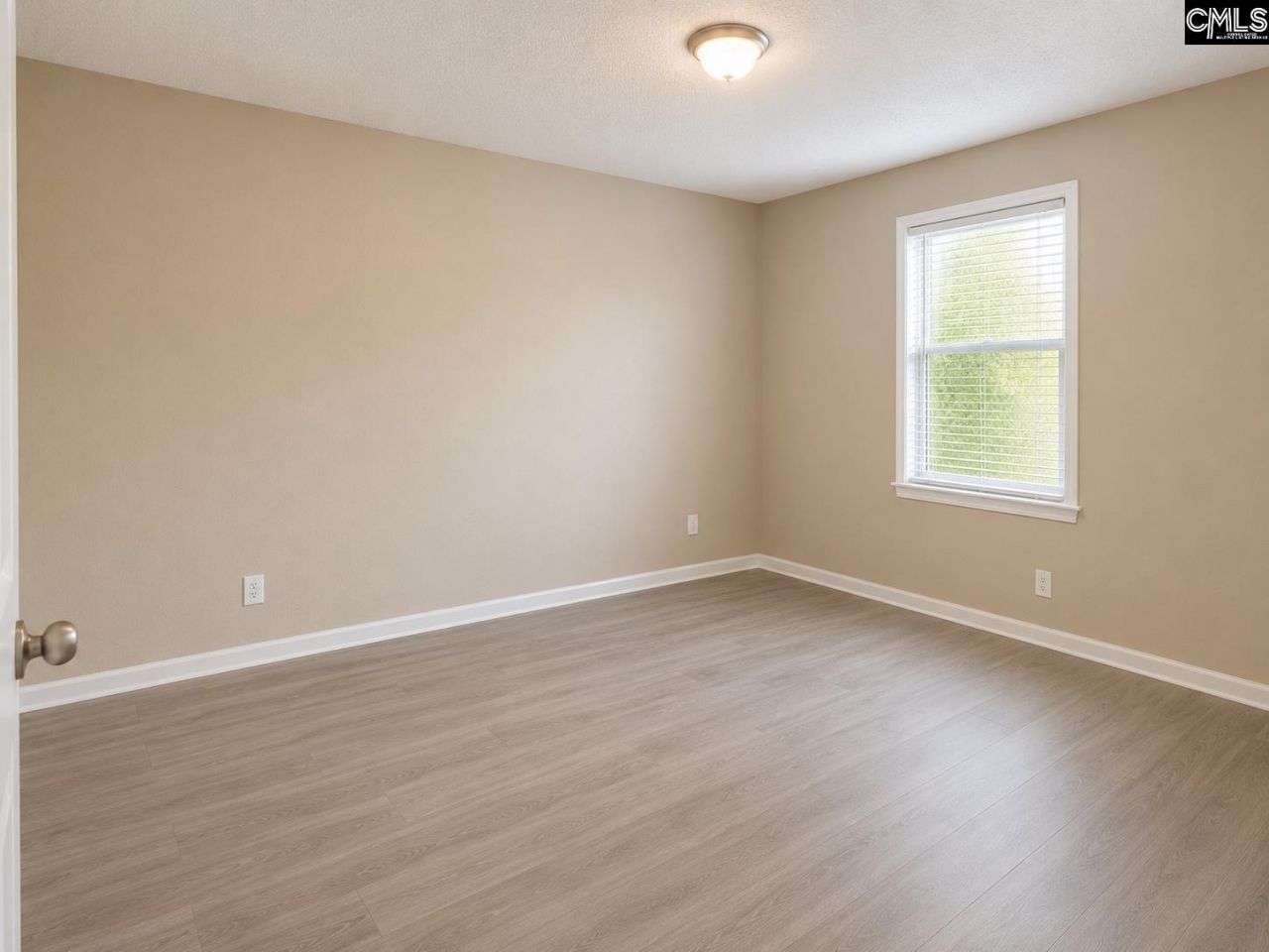 98 Golf Course Road Photo 5