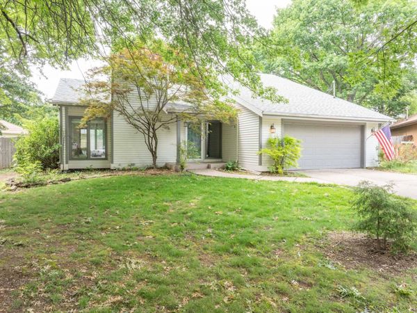 1712 E Jacqueline Street , Springfield, MO 65804