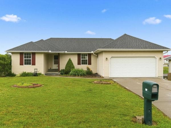 312 Cinnamon Court , Sparta, MO 65753