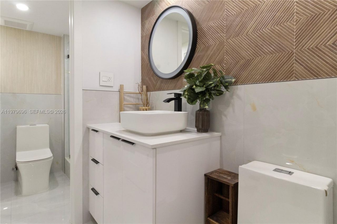 5701 Collins Ave , Unit 1619, Miami Beach, FL 33140 Photo