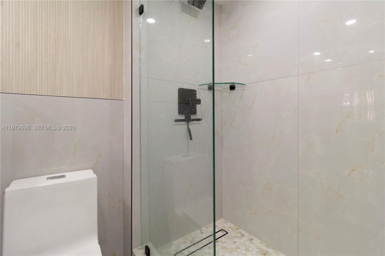 5701 Collins Ave , Unit 1619, Miami Beach, FL 33140 Photo