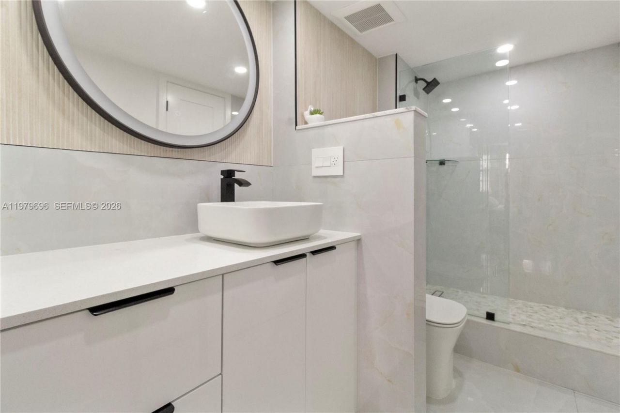 5701 Collins Ave , Unit 1619, Miami Beach, FL 33140 Photo