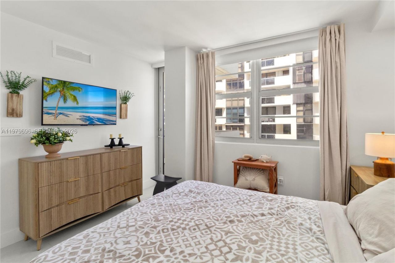 5701 Collins Ave , Unit 1619, Miami Beach, FL 33140 Photo