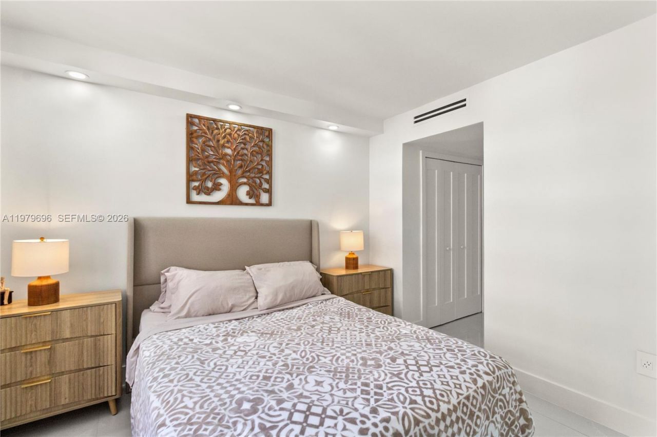 5701 Collins Ave , Unit 1619, Miami Beach, FL 33140 Photo