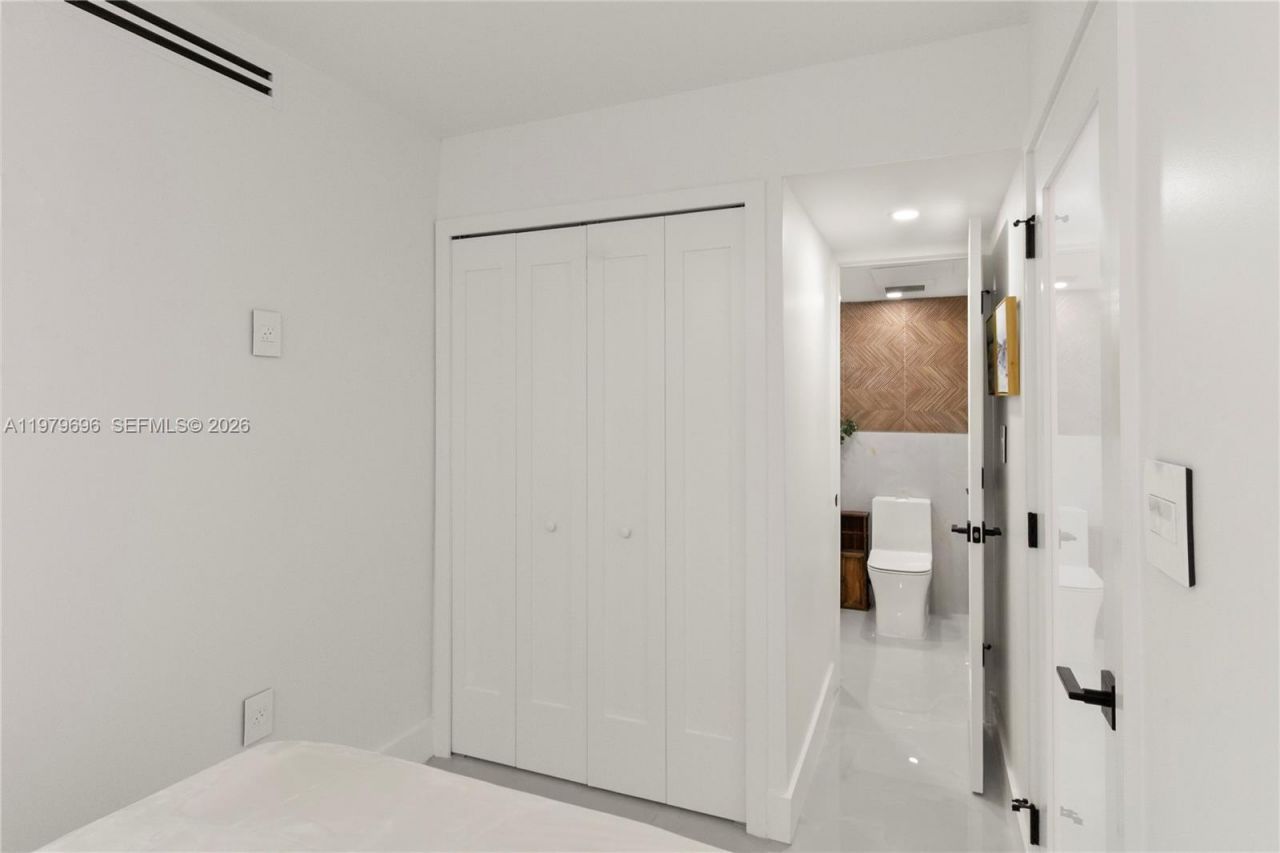 5701 Collins Ave , Unit 1619, Miami Beach, FL 33140 Photo