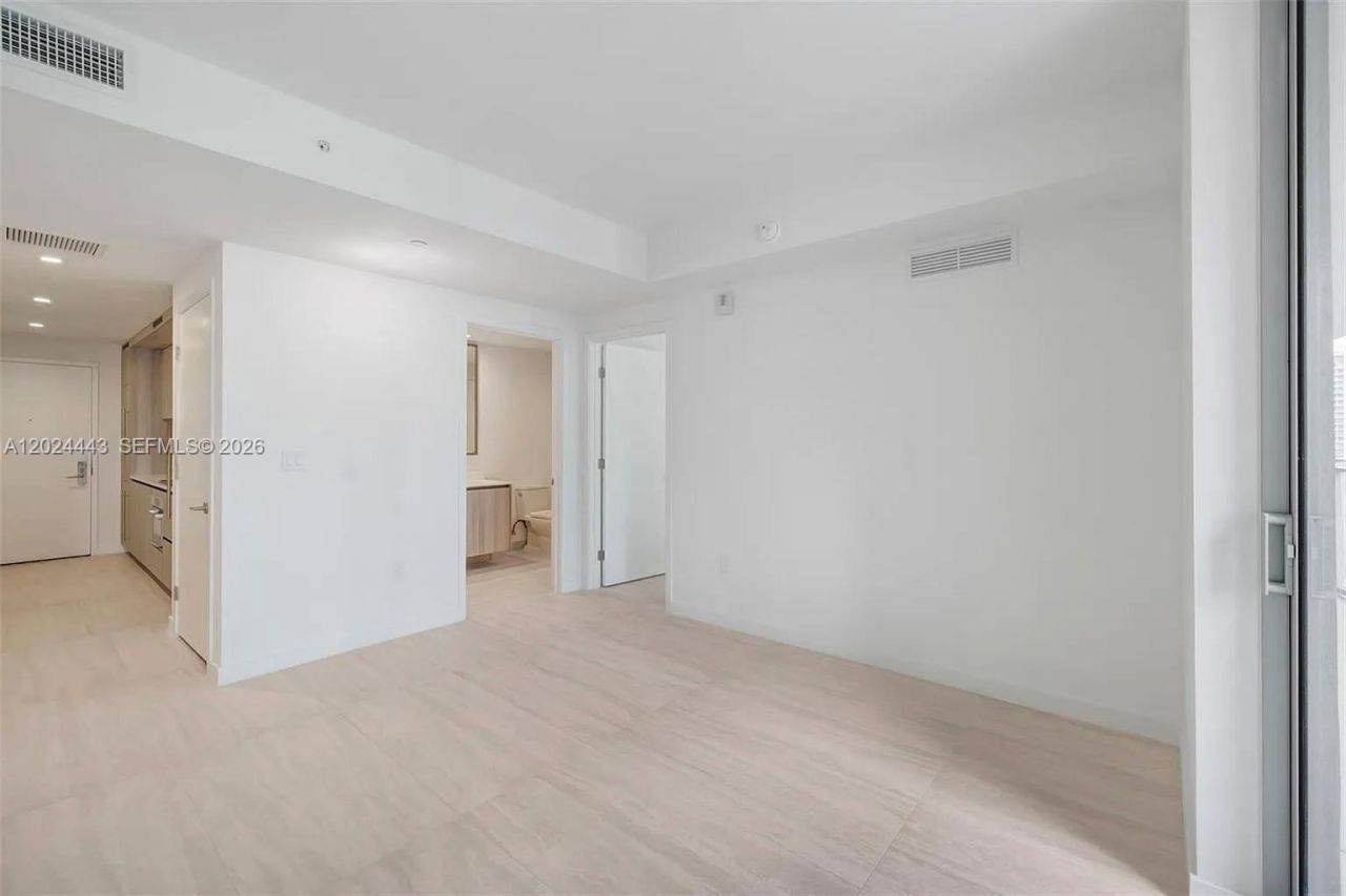 77 SE 5th St , Unit 2305, Miami, FL 33131 Photo