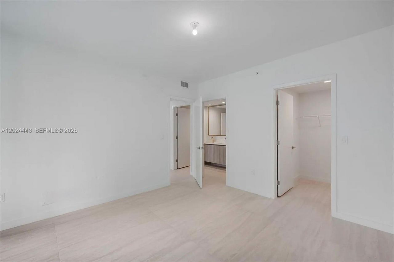 77 SE 5th St , Unit 2305, Miami, FL 33131 Photo